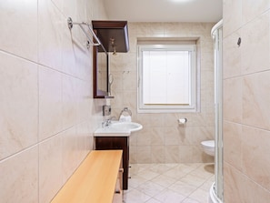 Shower, towels