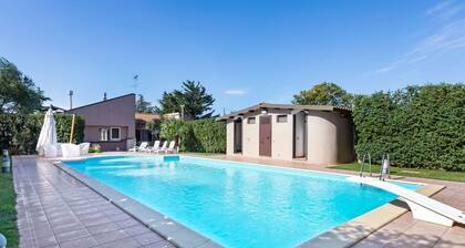Garden-view Villa in Ragusa With Private Pool