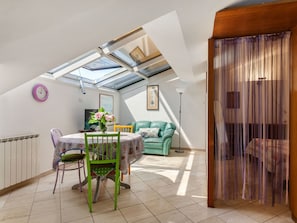 Living room - Charming Apartment in Camaiore With Pool (Camaiore)