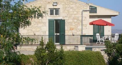 Sea-view Apartment in Marina di Ragusa With Garden