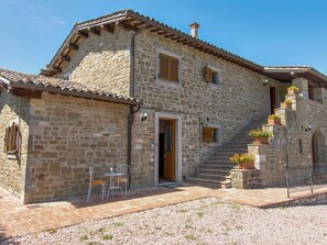 Exterior - Charming Holiday Home in Gubbio With Relaxation Area (Gubbio)