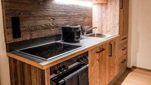 Private kitchen - Mountain-view Apartment in Finkenberg With Sauna (Finkenberg)