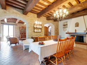 House | Dining - Pet-friendly Villa With Pool (Urbino)