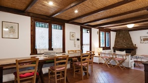 Dining - Welcoming Holiday Home in Pedara With Private Swimming Pool (Trecastagni)