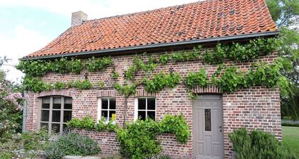 Serene Holiday Home in Roesbrugge-Haringe near City Center