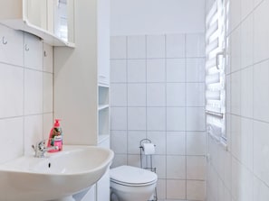 Shower, towels