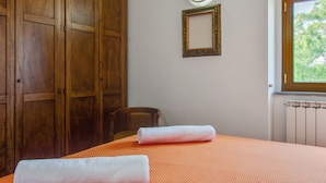 Unclassified image, 4 of 24, button - Pretty Holiday Home in Gubbio With Garden (Gubbio)