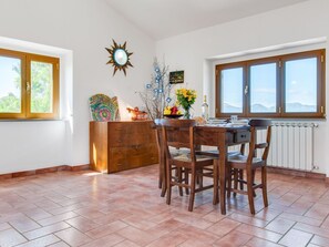 Dining - Pretty Holiday Home in Gubbio With Garden (Gubbio)