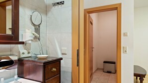 Baignoire, serviettes fournies