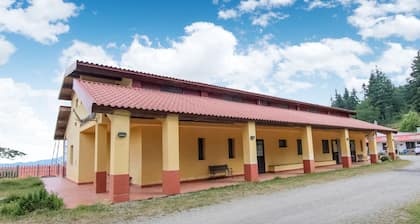 Quaint Holiday Home in Parenti With Garden