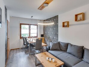 Living area - Countryside Apartment in Medebach near Town Center (Medebach)