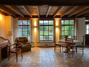 Dining - Relaxing Holiday Home in Schoorl near Dunes (Schoorl)