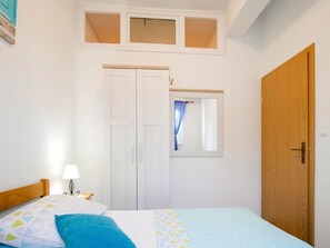 House | 3 bedrooms, individually furnished