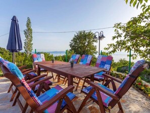 Villa | Dining - Gorgeous Villa in Tučepi with Private Swimming Pool  (Tucepi)