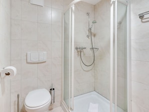 Shower, towels