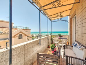 Balcony - Elegant Holiday Home in Lido di Ostia near Sea Beach (Rome)