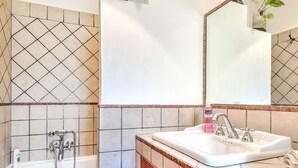 Unclassified image, 5 of 32, button - Elegant Holiday Home in Lido di Ostia near Sea Beach (Rome)