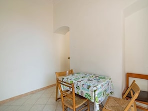 Dining - Pleasant Apartment in Sanremo near Bagni Paradiso Beach (Sanremo)