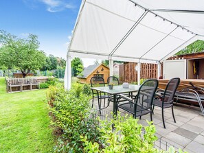 Balcony - Inviting Holiday Home in Pelt With Garden, Patio, Hot Tub (Overpelt)