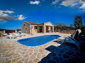 Outdoor pool - Enticing Holiday Home in Budak With Private Swimming Pool (Stankovci)