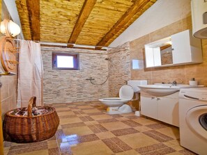 Shower, towels - Enticing Holiday Home in Budak With Private Swimming Pool (Stankovci)