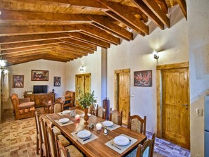 Dining - Enticing Holiday Home in Budak With Private Swimming Pool (Stankovci)