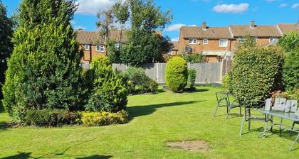 1 Bed Sleeps 2 with Private Garden