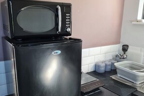 Fridge, microwave, stovetop, toaster