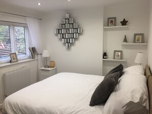 2 soverom, strykejern/-brett, wi-fi og sengetøy