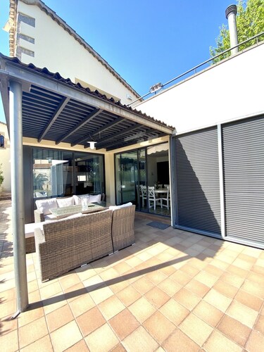 Masia Moderna in the town 15 min from Barcelona