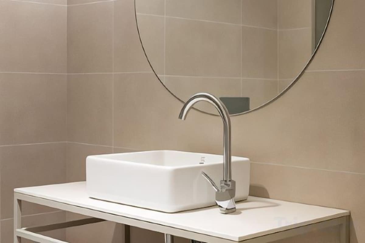 Bathroom | Shower, hair dryer (on request), towels, soap