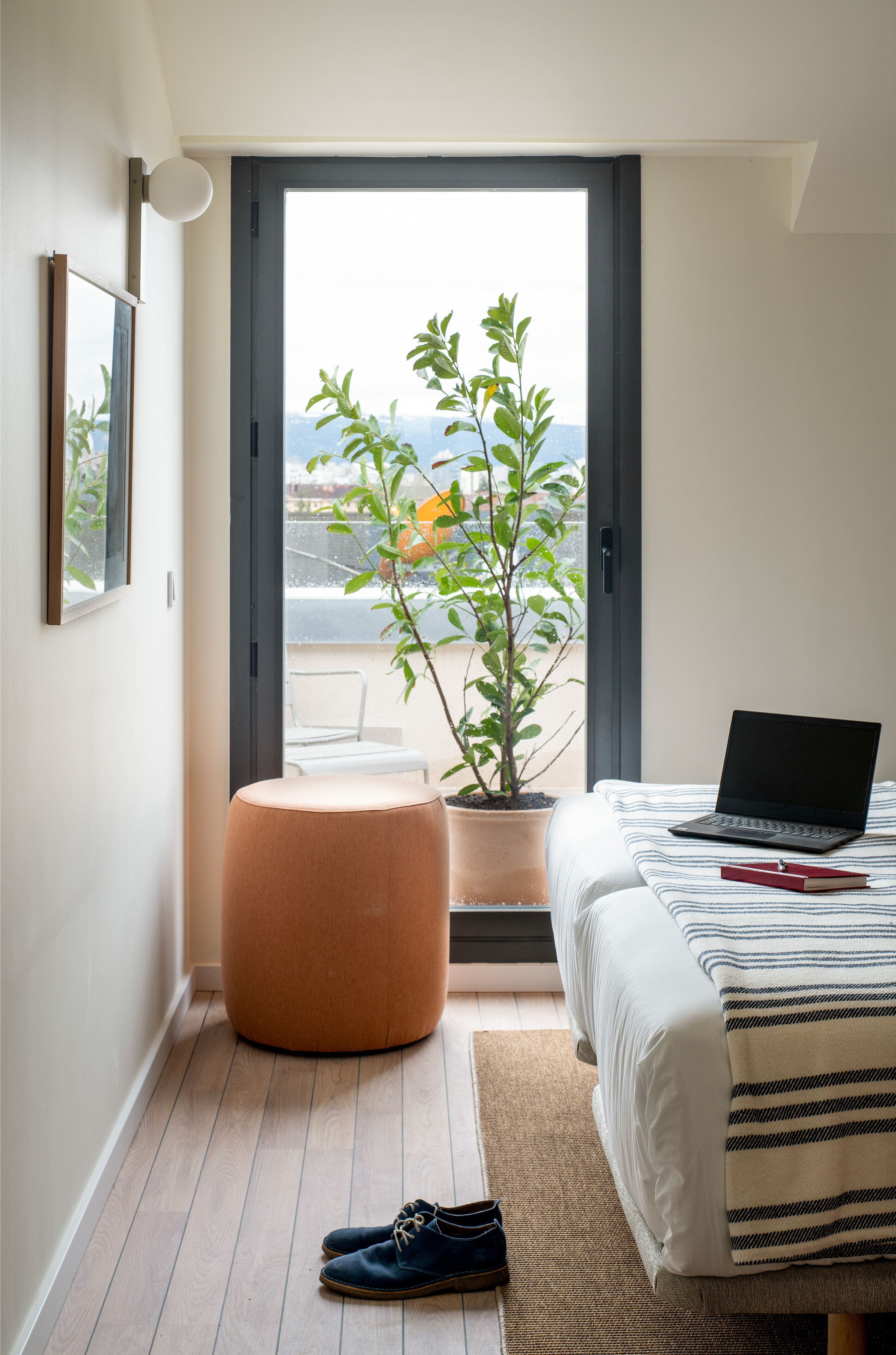 Penthouse, 1 Schlafzimmer, Terrasse | Schreibtisch, laptopgeeigneter Arbeitsplatz, schallisolierte Zimmer