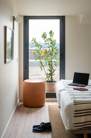Penthouse, 1 Bedroom, Terrace | Desk, laptop workspace, soundproofing, free cots/infant beds - Aparthotel Libere Vitoria (Vitoria-Gasteiz)