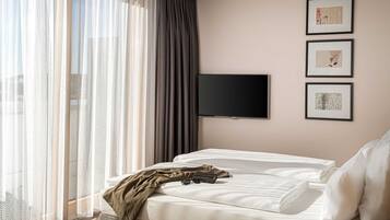 1 bedroom, in-room safe, desk, WiFi