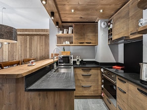 Frigorifero, microonde, forno, lavastoviglie