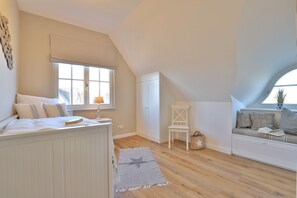 3 habitaciones, tabla de planchar con plancha, cuna de viaje y wifi 