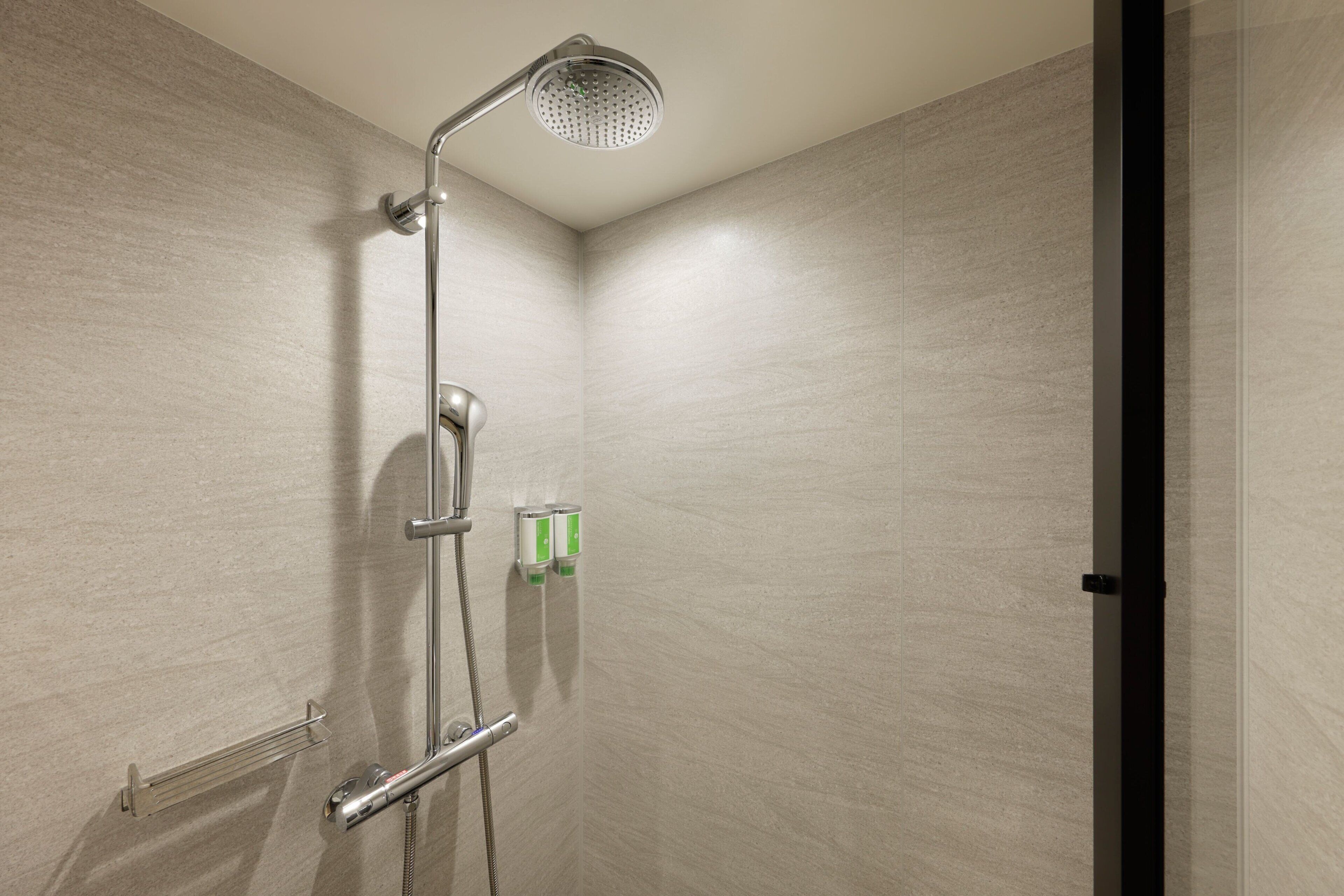 shower, rainfall showerhead, free toiletries, hair dryer