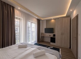 Cortinas blackout, sistema de insonorización y wifi gratis