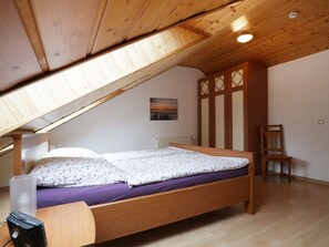 2 camere, culla da viaggio