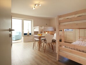 3 Schlafzimmer, Reisekinderbett, WLAN