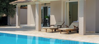 Private pool Villa Nefeli in Dassia Corfu