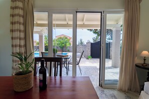Dining - Private pool Villa Nefeli in Dassia Corfu (Corfu)