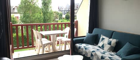 Fernseher, Stereoanlage