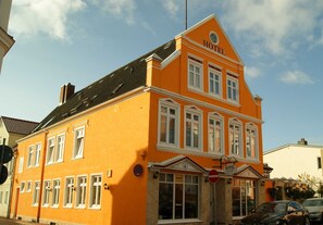 Imagen sin descripción, 2 de 16, botón