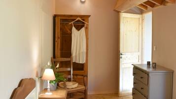 2 slaapkamers, een bureau, reisbedje, gratis wifi