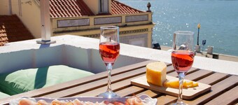 Loft with terrace and river view in Seixal. Air conditioning. Ideal for 2pax.