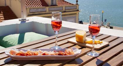 Loft with terrace and river view in Seixal. Air conditioning. Ideal for 2pax.