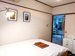 LICENSED Comfortable Residence in Shimokitazawa | 1 bedroom, desk, iron/ironing board, free WiFi