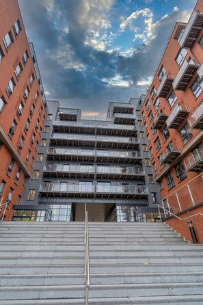 Unclassified image, 4 of 29, button - Dream Apartments Adelphi Wharf (Salford)