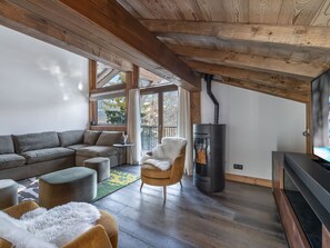TV, fireplace - Beautiful apartment in Courchevel, near the slopes (Courchevel)